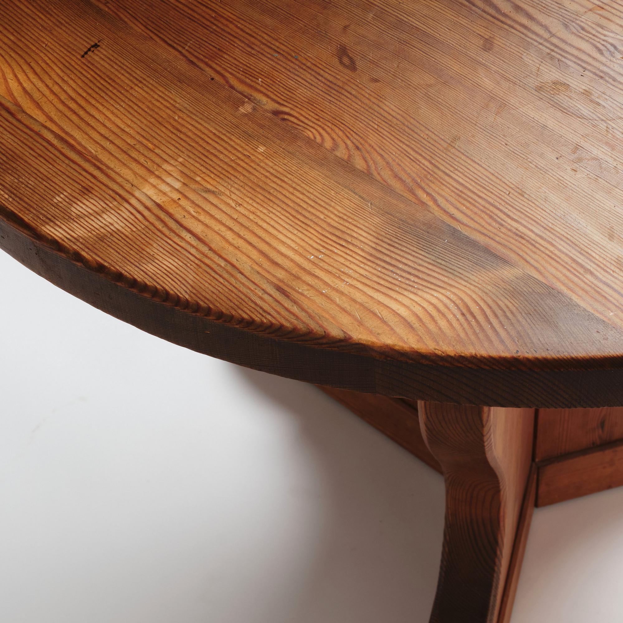 Nordiska Kompaniet, a stained pine circular top 'Lovö' table, ca 1941.