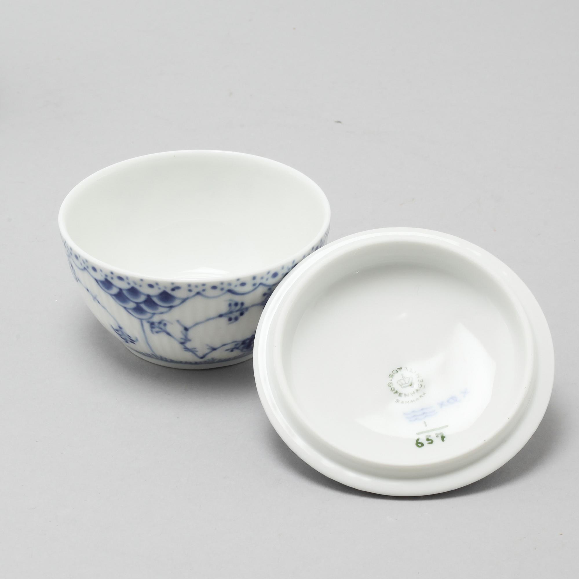 64 pieces of porcelain tableware from Royal Copenhagen, model "Musselmalet", 20th century.