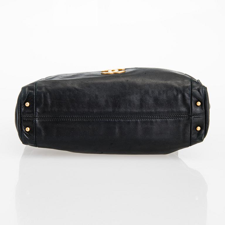 Chanel, an 'Olsen' hobo shoulder bag, 2002-2003.