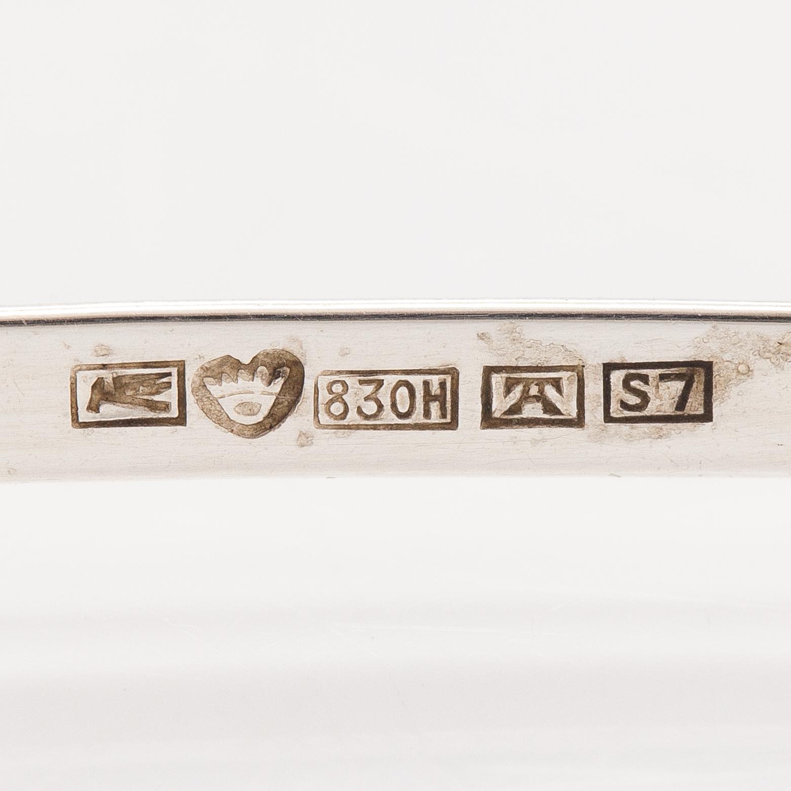 Tapio Wirkkala, Halsband "Silvermåne", silver. Westerback och Kultateollisuus, Helsingfors  och Åbo 1971.