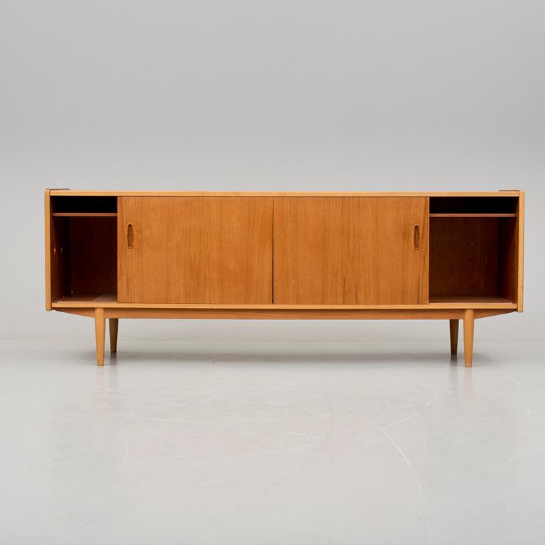 SIDEBOARD, "Trio", Nils Jonsson, Troeds, 1900-talets andra hälft.