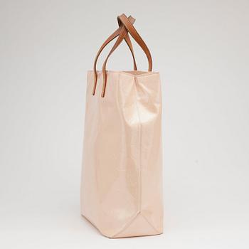 LOUIS VUITTON, a light pink vernis bag.