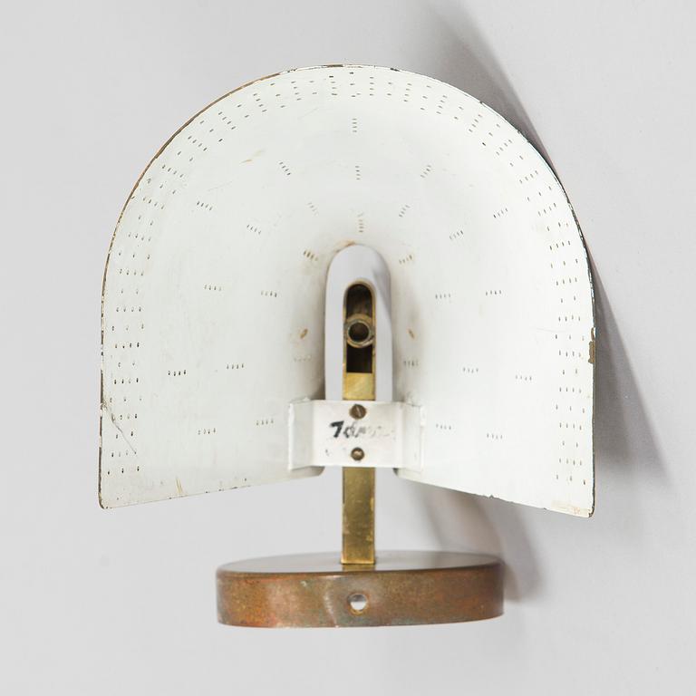 Paavo Tynell, a mid-20th century 'K8-11' wall light for Idman.