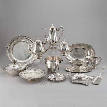 A French 20th century silver 950/1000 service, marked EC, Paris.