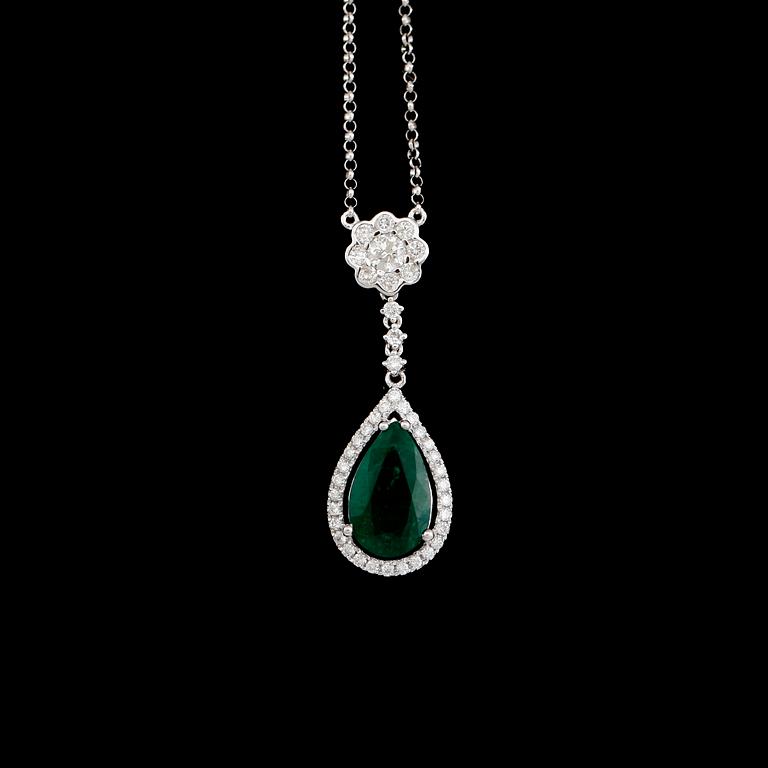 COLLIER, 18 k vitguld, droppformad fasettslipad smaragd, briljantslipade diamanter tot 0.67 ct.