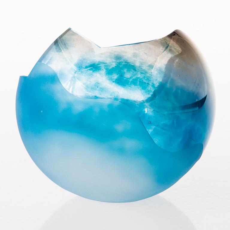 TIINA NORDSTRÖM, konstglas, "Clear fog" signerad Tiina Nordström Iittala-Nuutajärvi 1989. "Kirkas sumu".