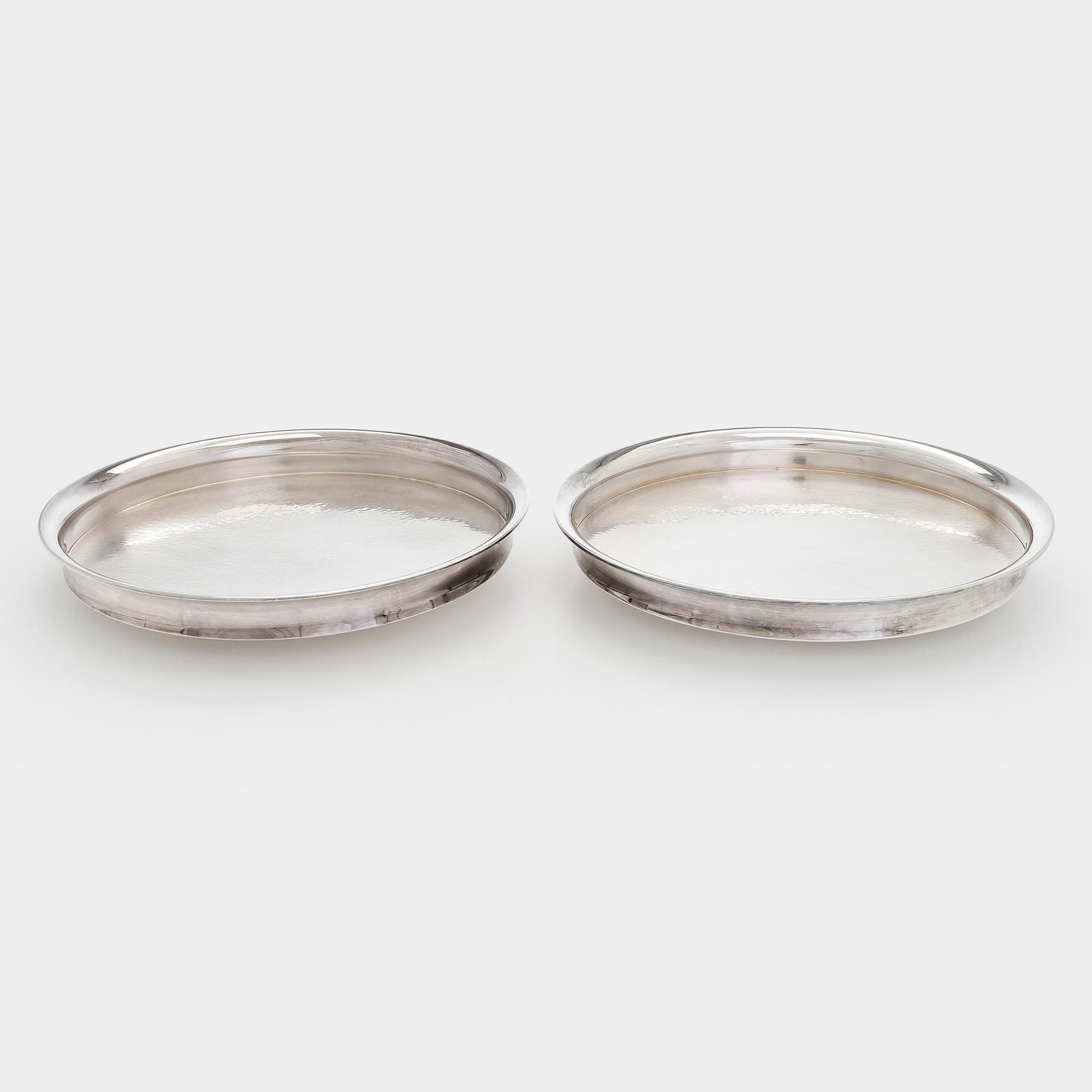 Tapio Wirkkala, A pair of silver dishes model TW 276, Kultakeskus Hämeenlinna, 1974 and 1981.