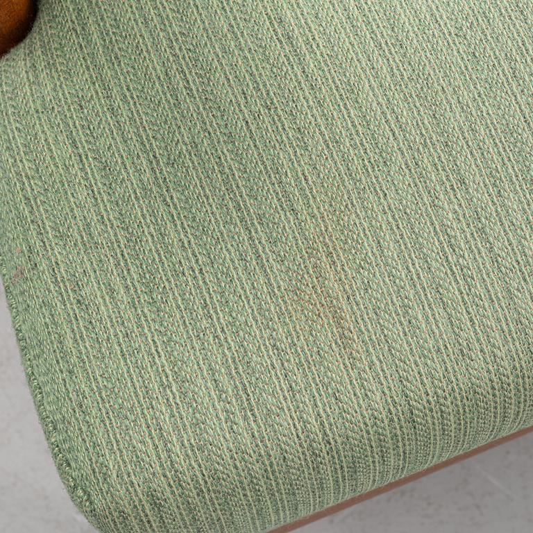 Carl Malmsten, öronlappsfåtölj, "Husfadern", AB O.H. Sjögren, Tranås.