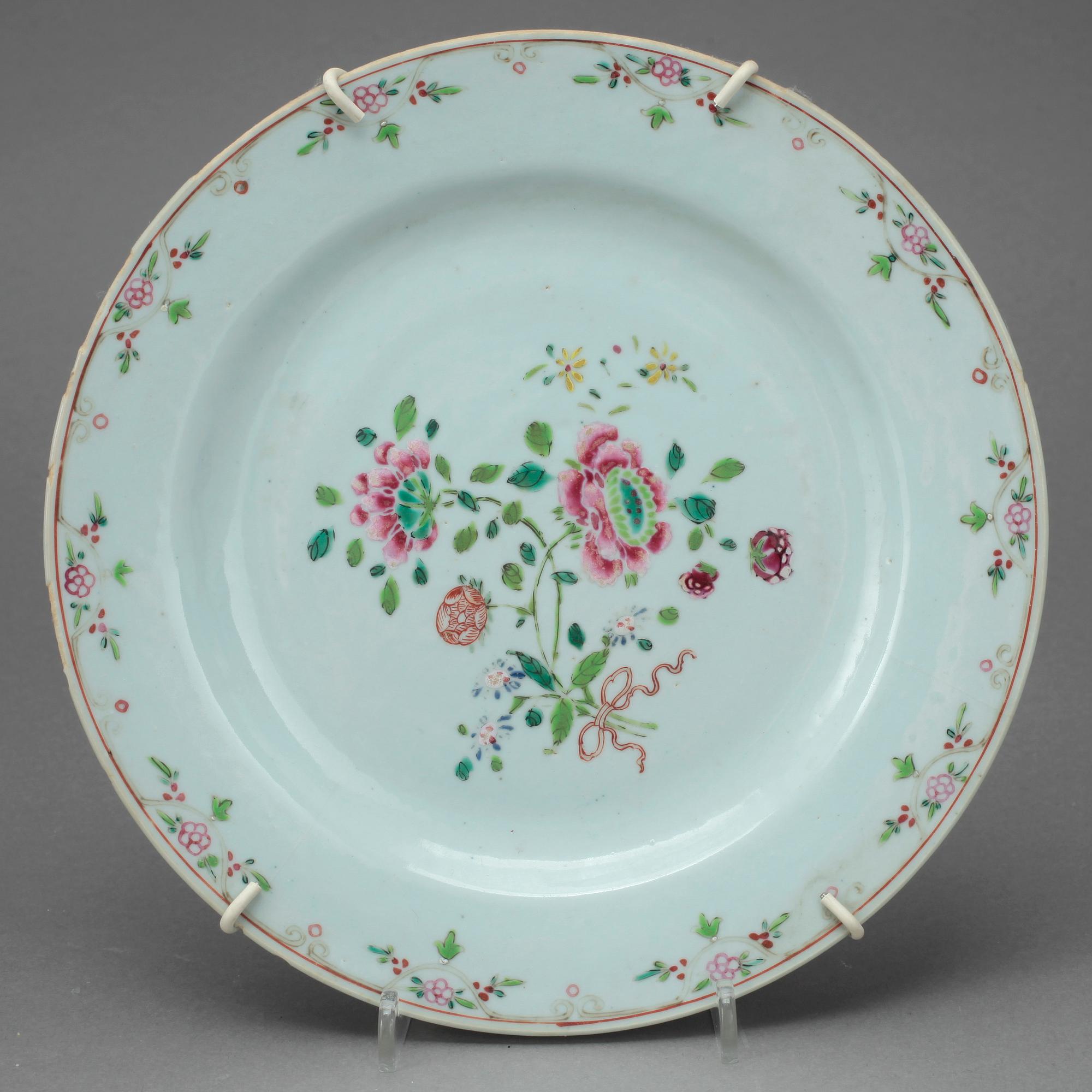 TALLRIKAR, 5 st, porslin, Qianlong (1736-95).