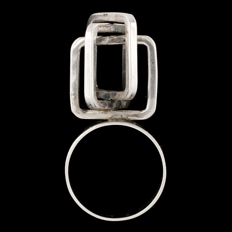 RING, silver, stämplad HMT, Tranås, 1968. Vikt 12 g.