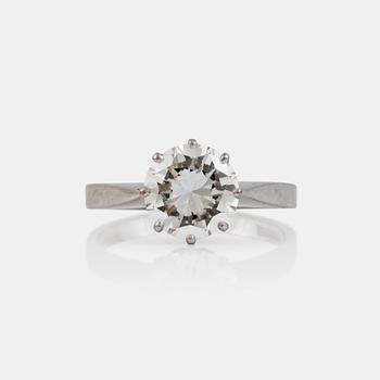 A brilliant-cut diamond ring. Total carat weight 1.95 ct according to engraving. Quality circa H-I/VVS.