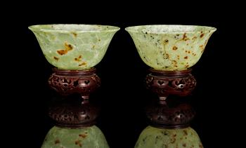 184. SKÅLAR, ett par, nefrit. Kina, 1900-tal.