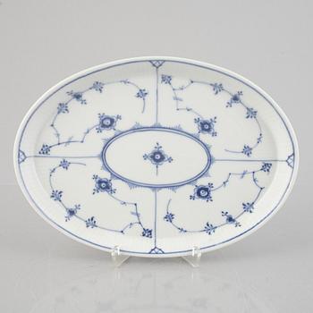 Skedfat, porslin, Royal Copenhagen, "Musselmalet", modell 2154, post 1923.