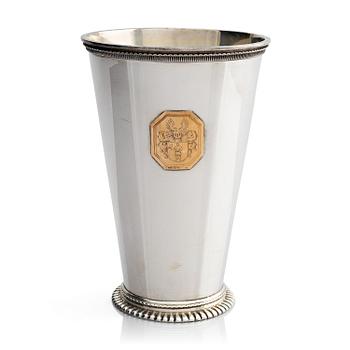 291. CG Hallberg, bägare, silver och 18K guld, Stockholm 1937.
