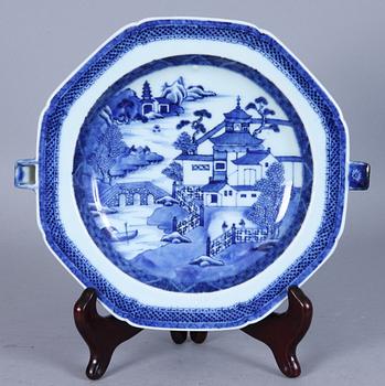 VÄRMEFAT, porslin, Kina, 1800-tal.