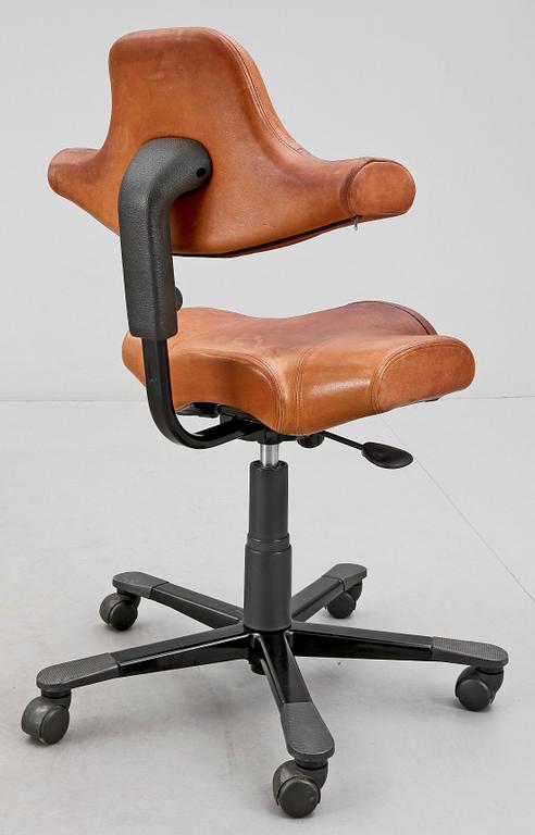 KONTORSSTOL, "Capisco 8006" Peter Opsvik, HÅG, Norge, formgiven 1984.