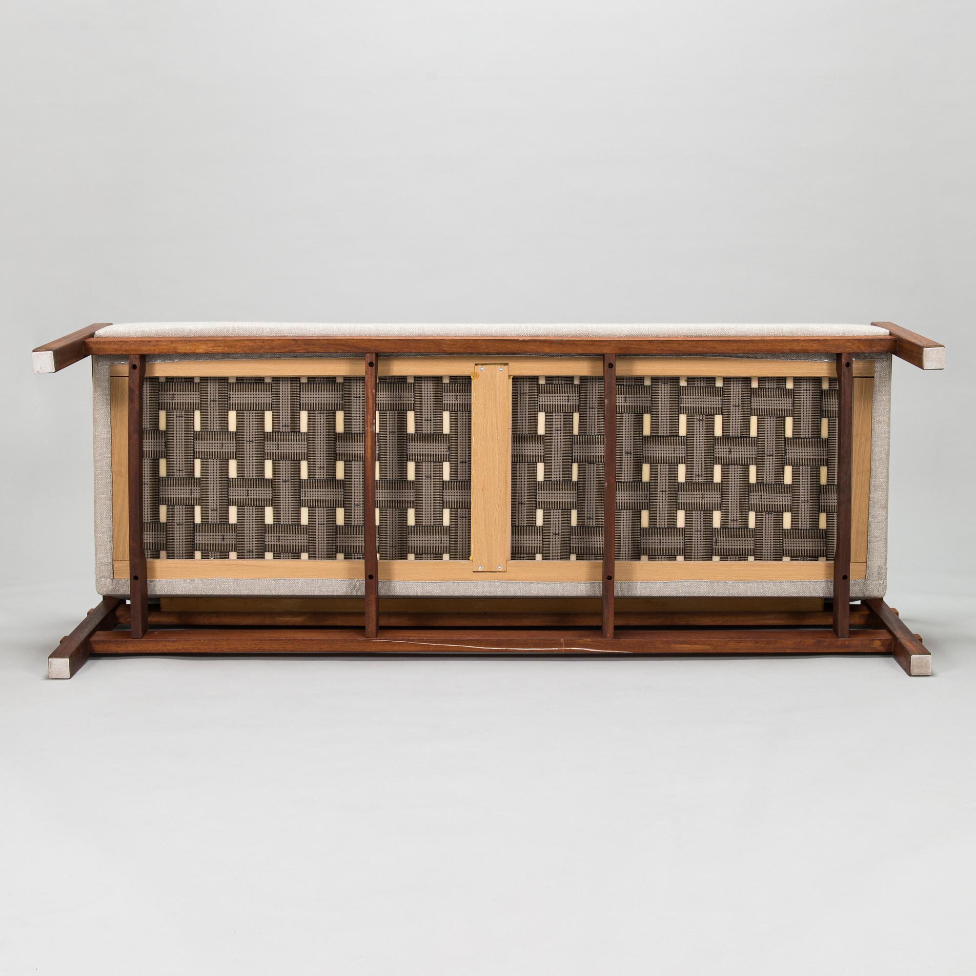 Reino Ruokolainen, soffa och fåtölj, "Tupa" (Stuga) och pall ur H-modellen, för Haimi, 1960-tal.