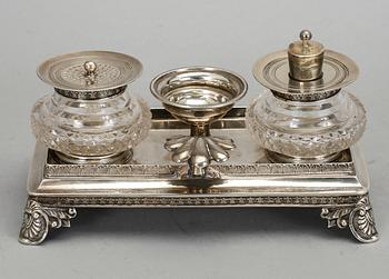 BLÄCKSTÄLL, silver, Möllenborg, 1854. Vikt, exklusive lösa skålar, 244 gram.