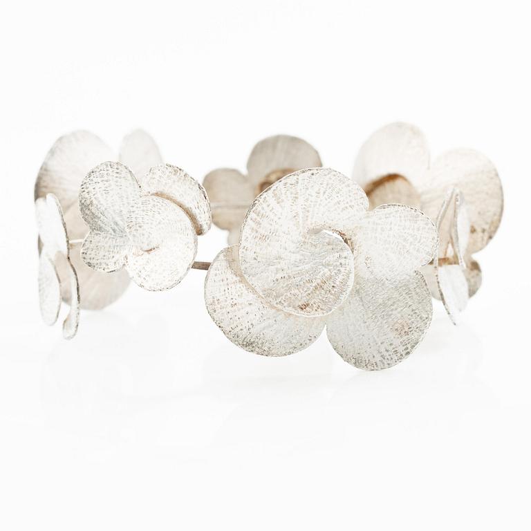 PA Lundahl-Terrs, a bridal crown, silver.