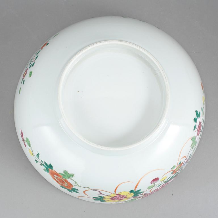 BÅLSKÅL, porslin, Kina, Qianlong 1736-95.