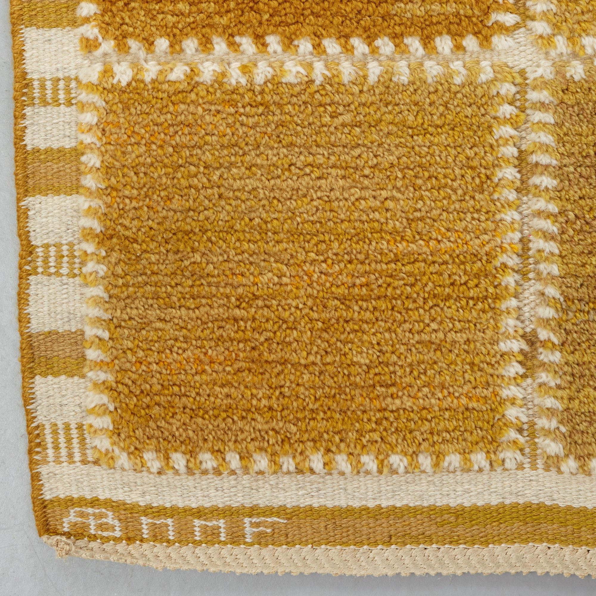 Barbro Nilsson, matta, "Gyllenrutan", reliefflossa, ca 381,5 x 259,5-269 cm, signerad AB MMF BN.