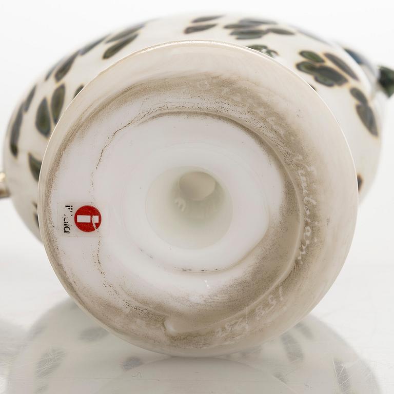 Oiva Toikka, lasilintu, "Valkyyria", signeerattu O. Toikka Nuutajärvi 158/250.