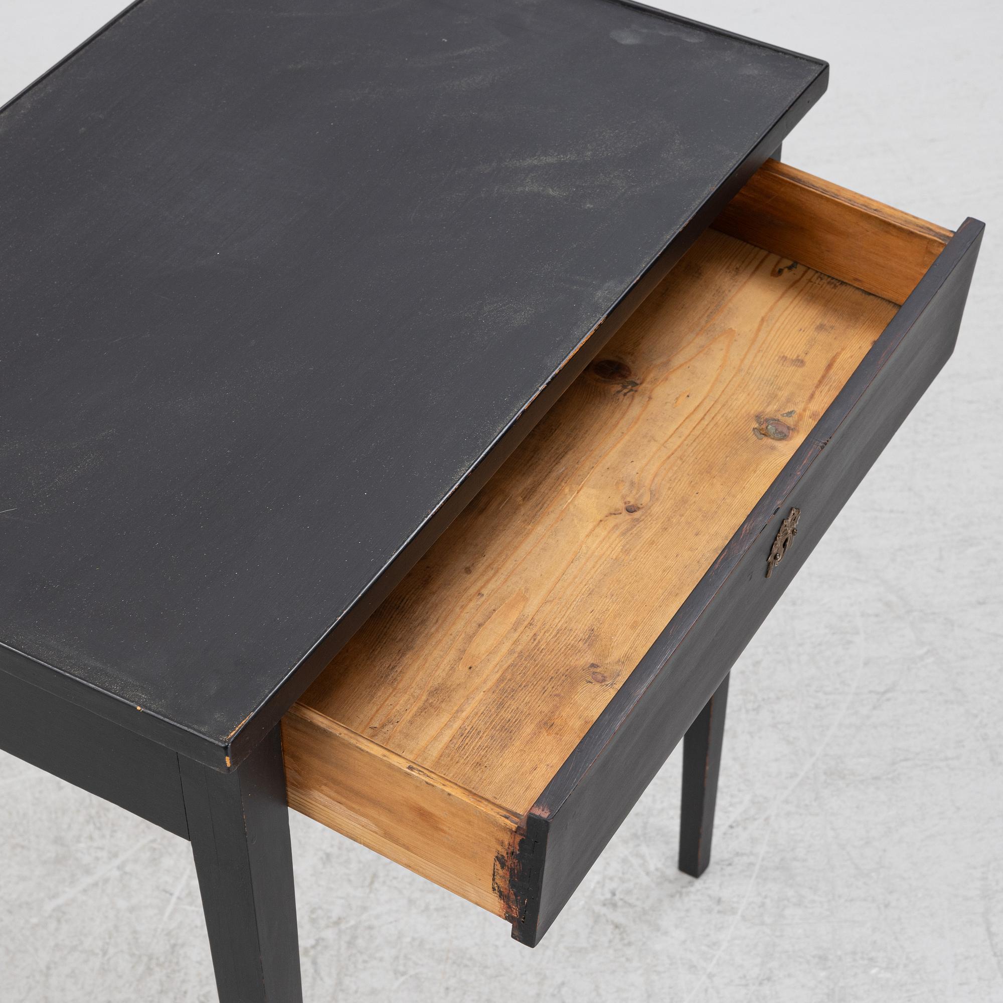 Bord, sengustavianskt, omkring 1800.