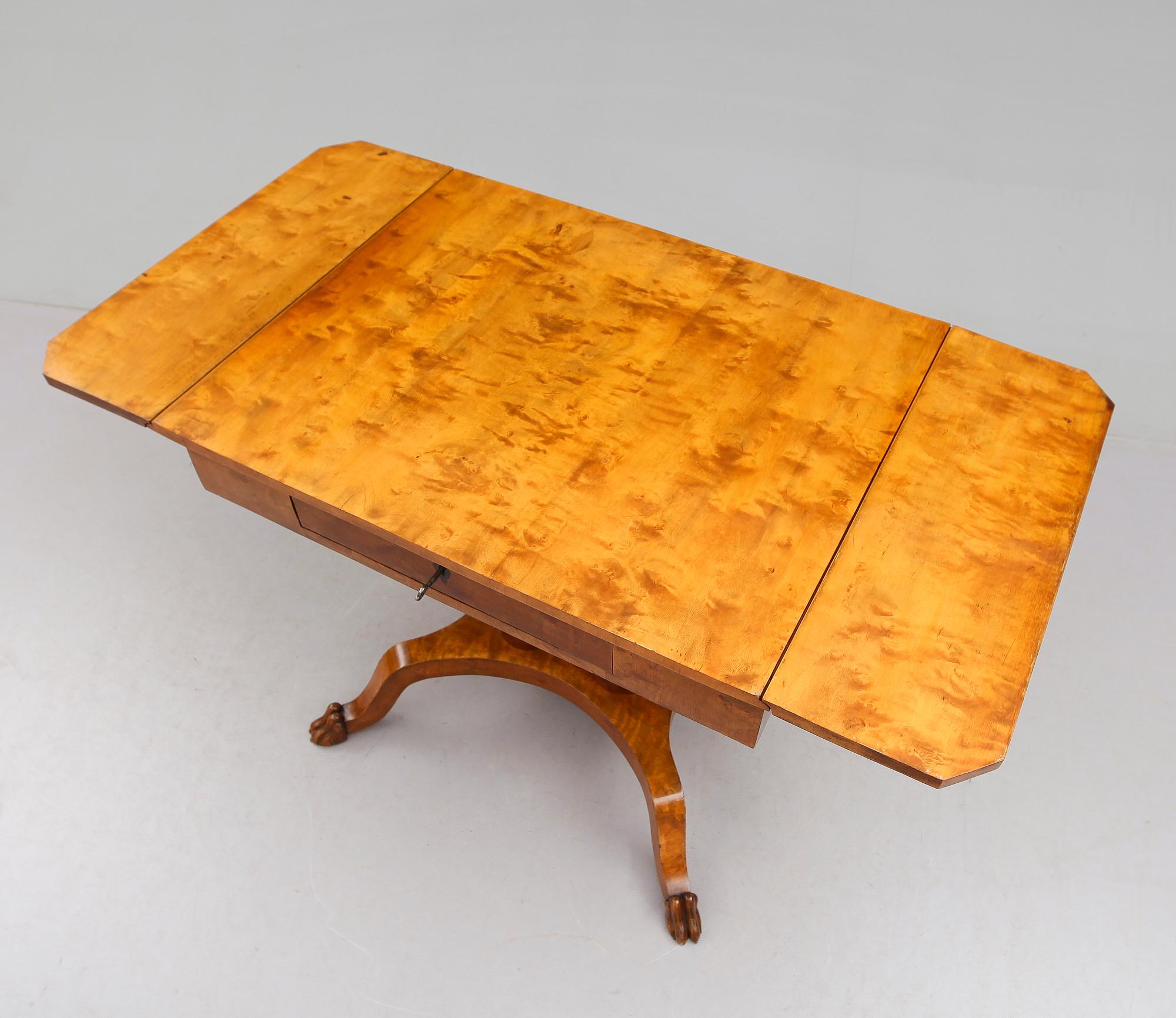 KLAFFBORD, Karl Johanstil, omkring år 1900.