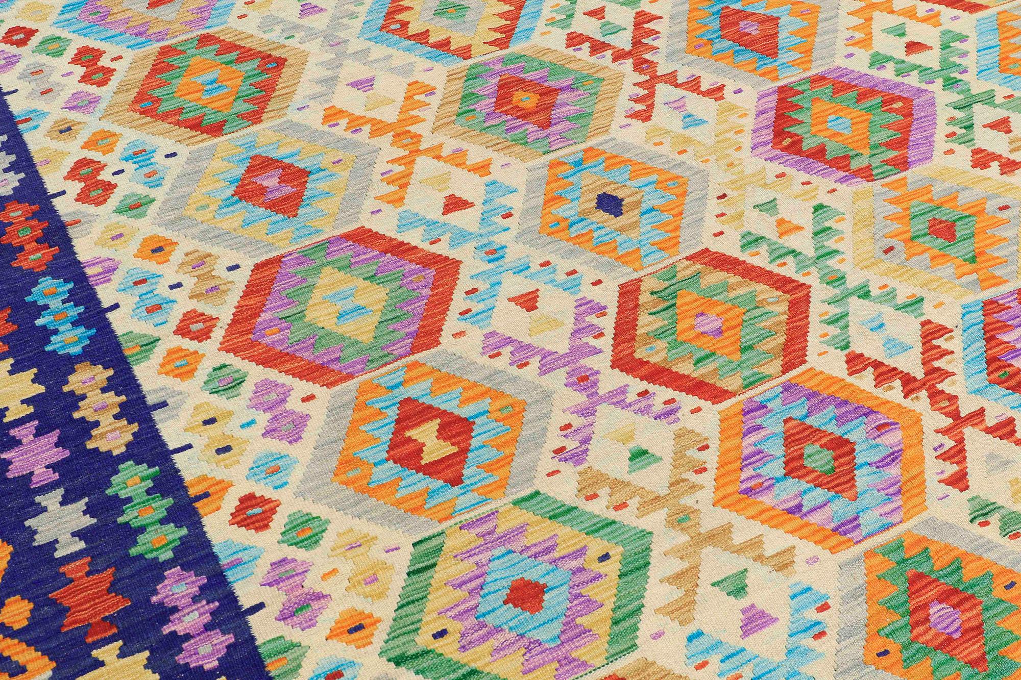 Matta, Kelim, ca 347 x 249 cm.