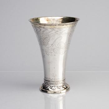 Bägare, silver, av Johan Jacob Ulfsberg, Nyköping 1816.