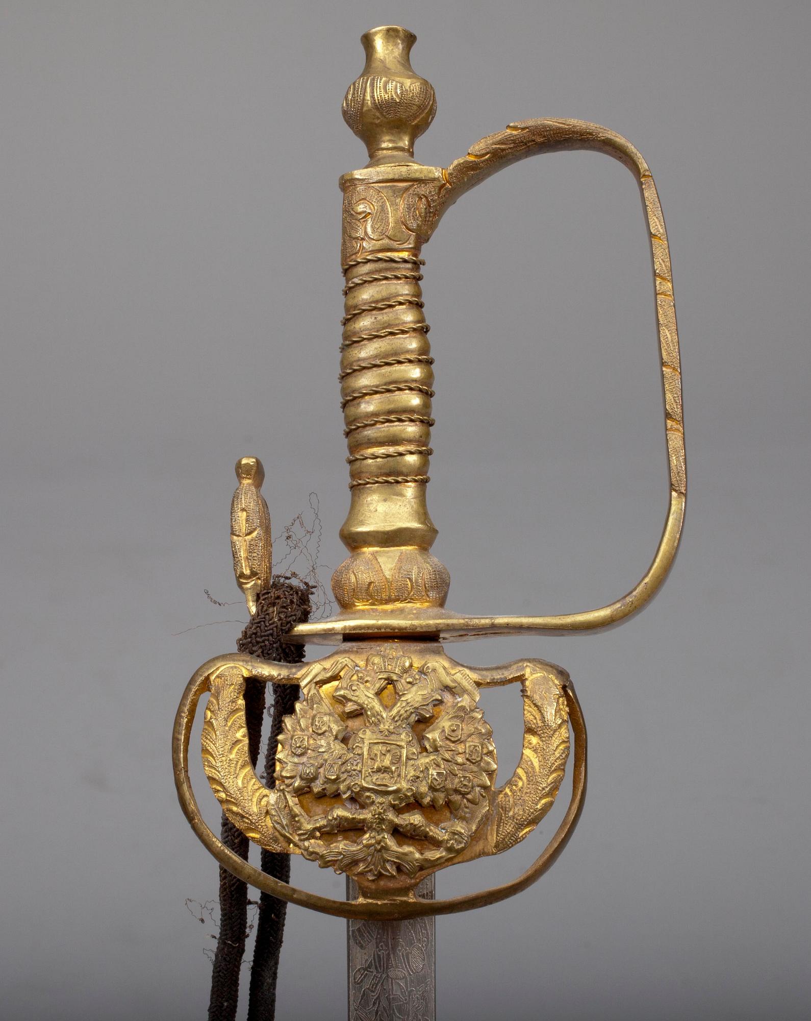 DRÄKTSVÄRD, Ryssland, ca 1900.