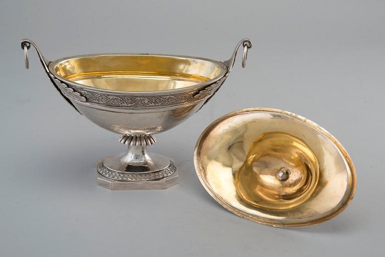 SOCKERSKÅL, 84 silver. Import. Granskad av probermästare Alexander Jashikov i St Petersburg 1803.