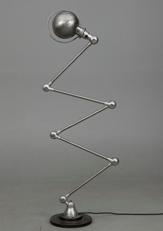 GOLVLAMPA, design Jean-Louis Domecq, 1950. Märkt Jieldé, Frankrike.