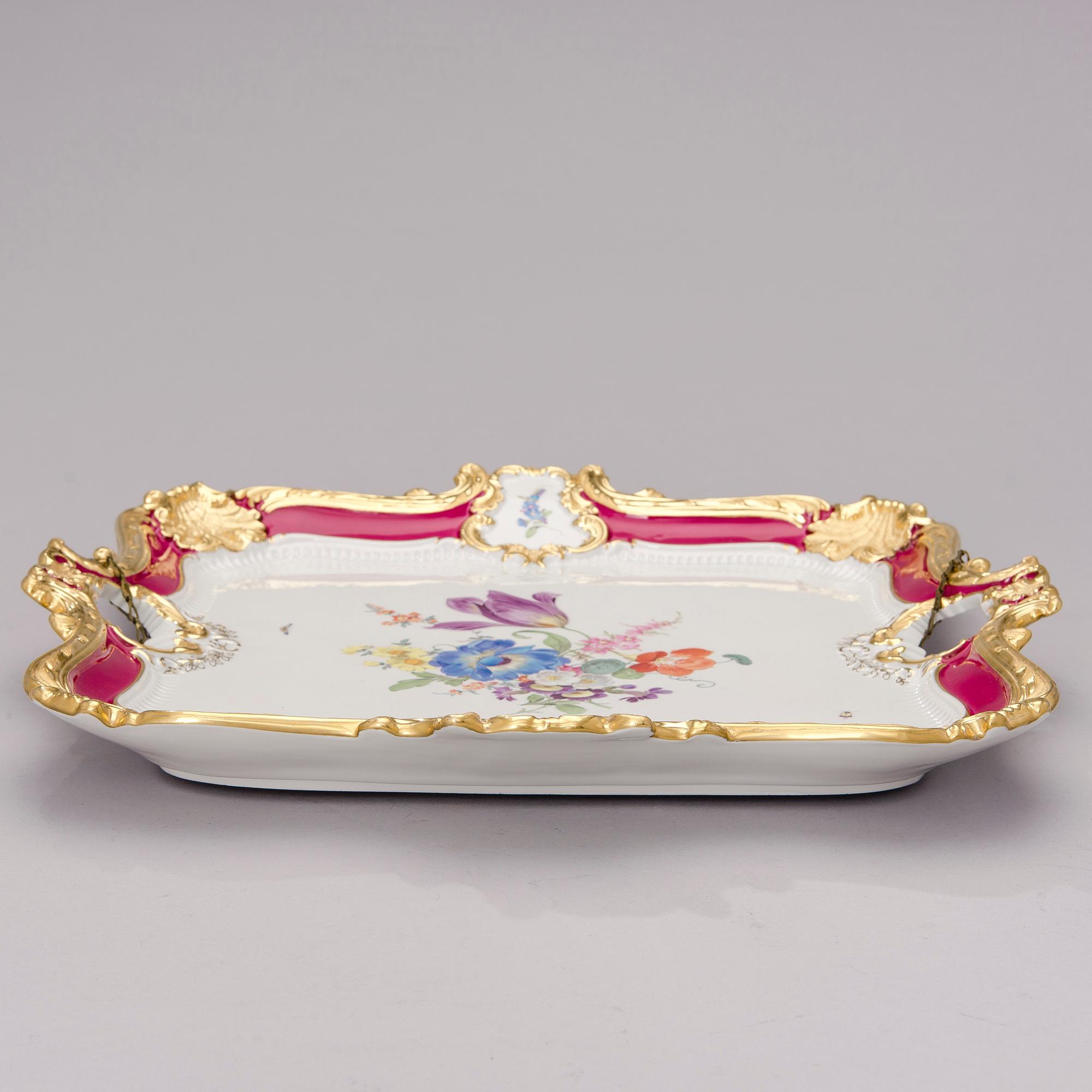 A PORCELAIN TRAY, Meissen, mid-20th century.