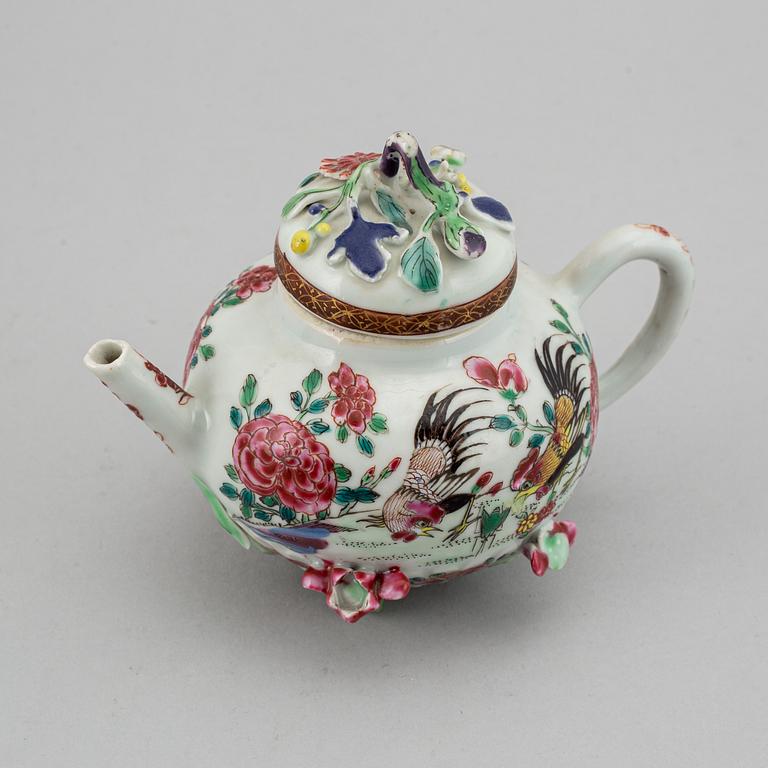 A famille rose tea pot with cover, Qing dynasty, Yongzheng (1723-35).