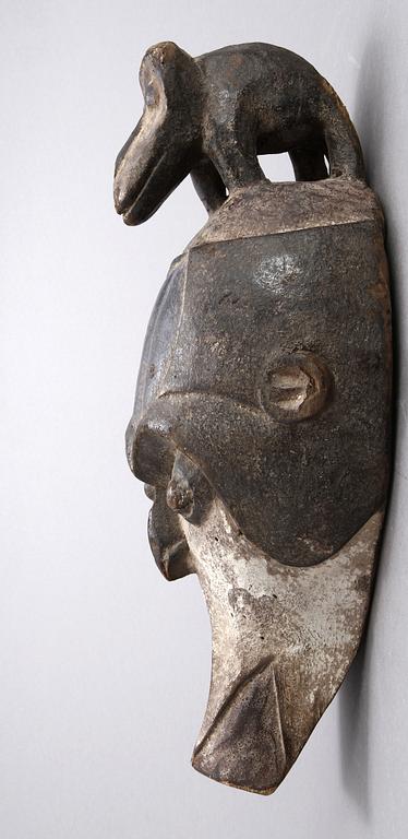 MASK, Afrika, 1900-tal.