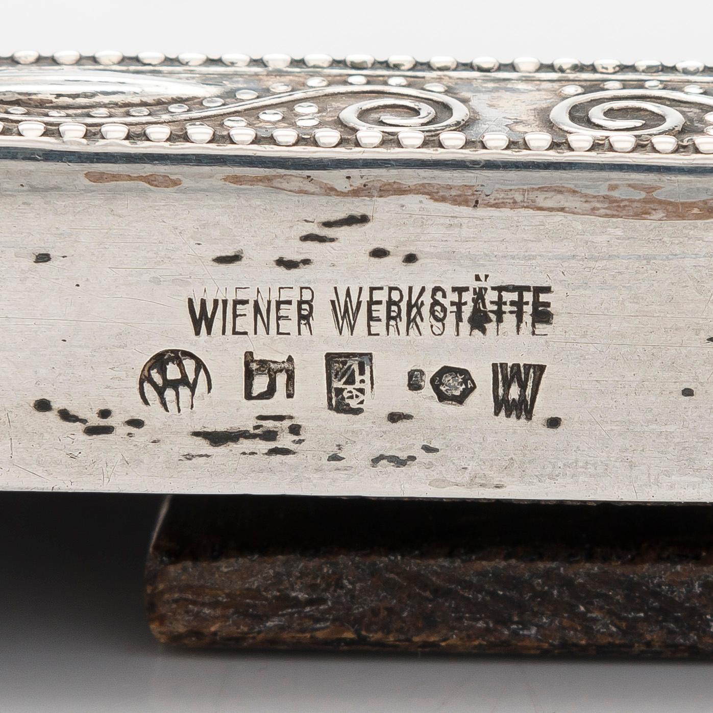 Josef Hoffmann, valokuvakehys, hopea, malli S 1614, Wiener Werkstätte, Wien, Itävalta ennen v. 1922.