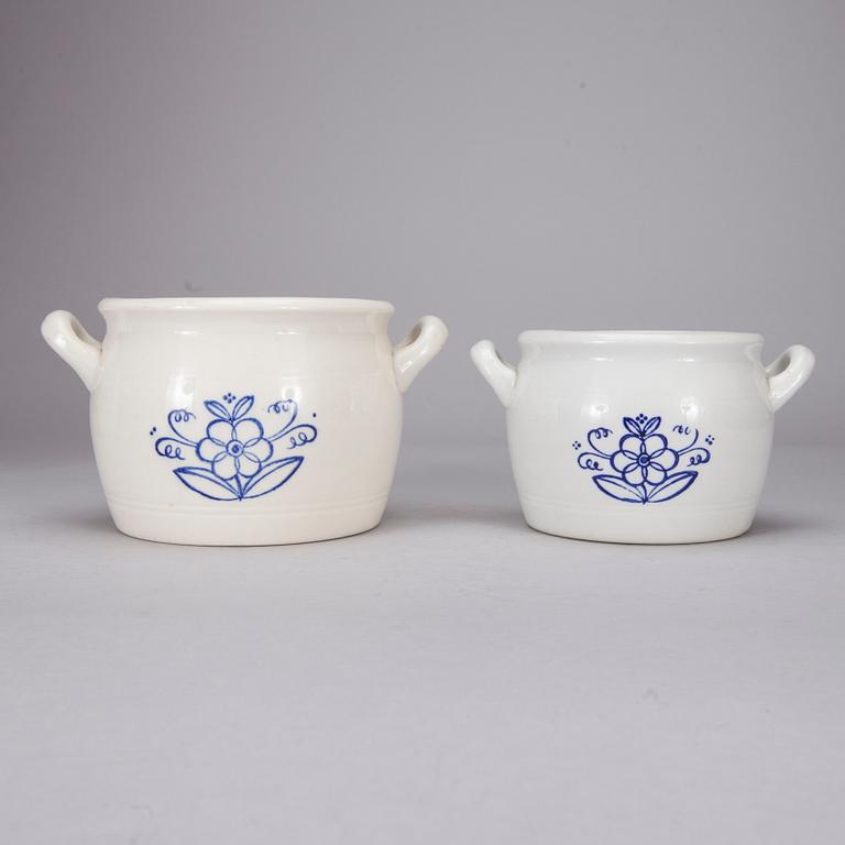 SMÖRBYTTOR, 4 st, och TALLRIKAR, 6 st, fajans, Arabia 1932-49.