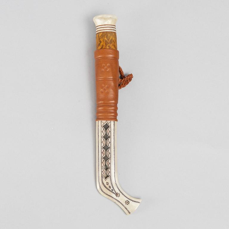 Ingvar Svonni, a reindeer antler knife, signed.