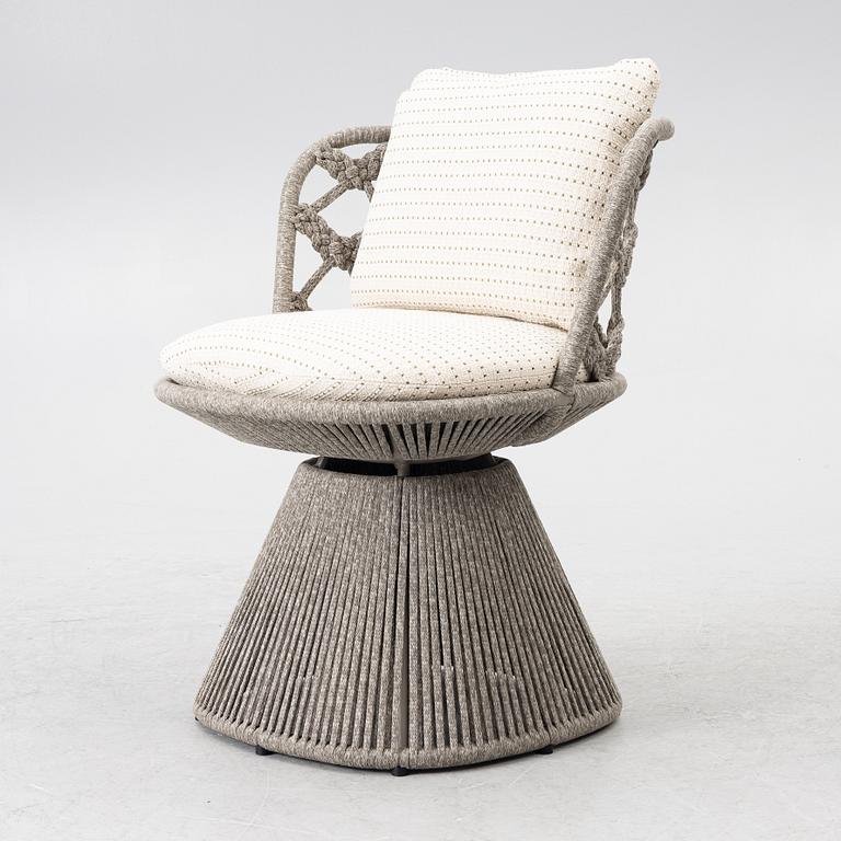 Monica Armani, six outdoor 'Flair O' ' B&B Italia.