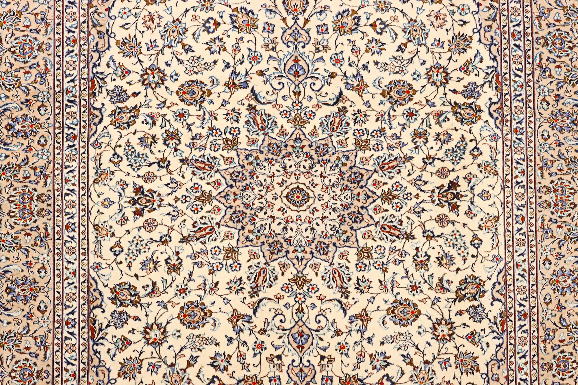 Matta, Keshan, ca. 405 x 295 cm.