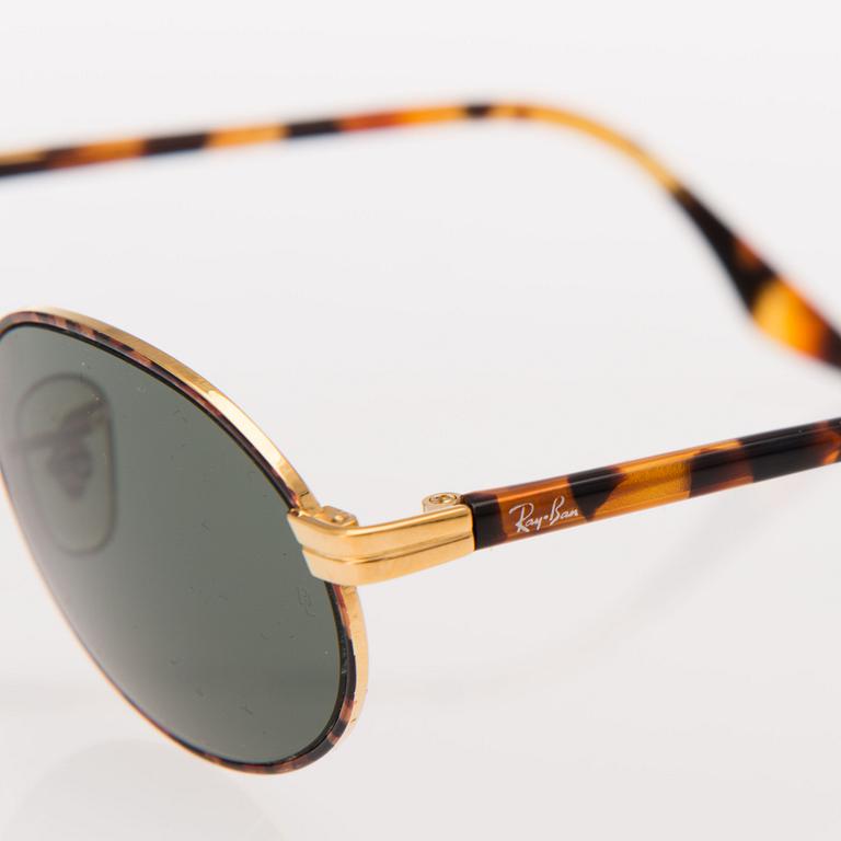 RayBan "W 2188" sunglasses.