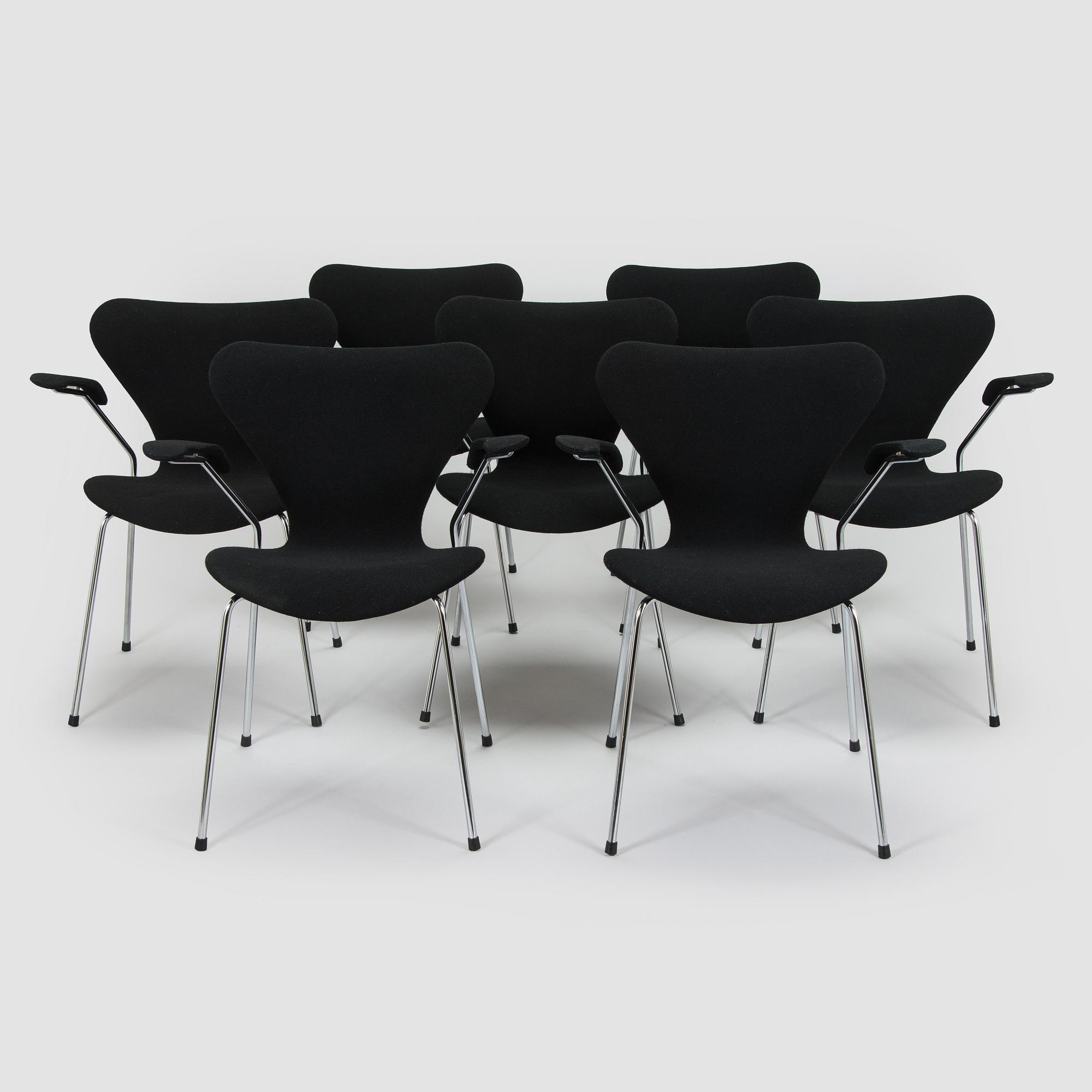 Arne Jacobsen, stolar, 7 st, "Sjuan", Fritz Hansen, Danmark, 1900-talets slut.