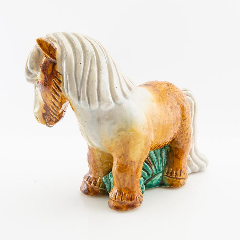Gunnar Nylund, figurine with a chamotte stoneware glaze, Rörstrand, mid-20th century.