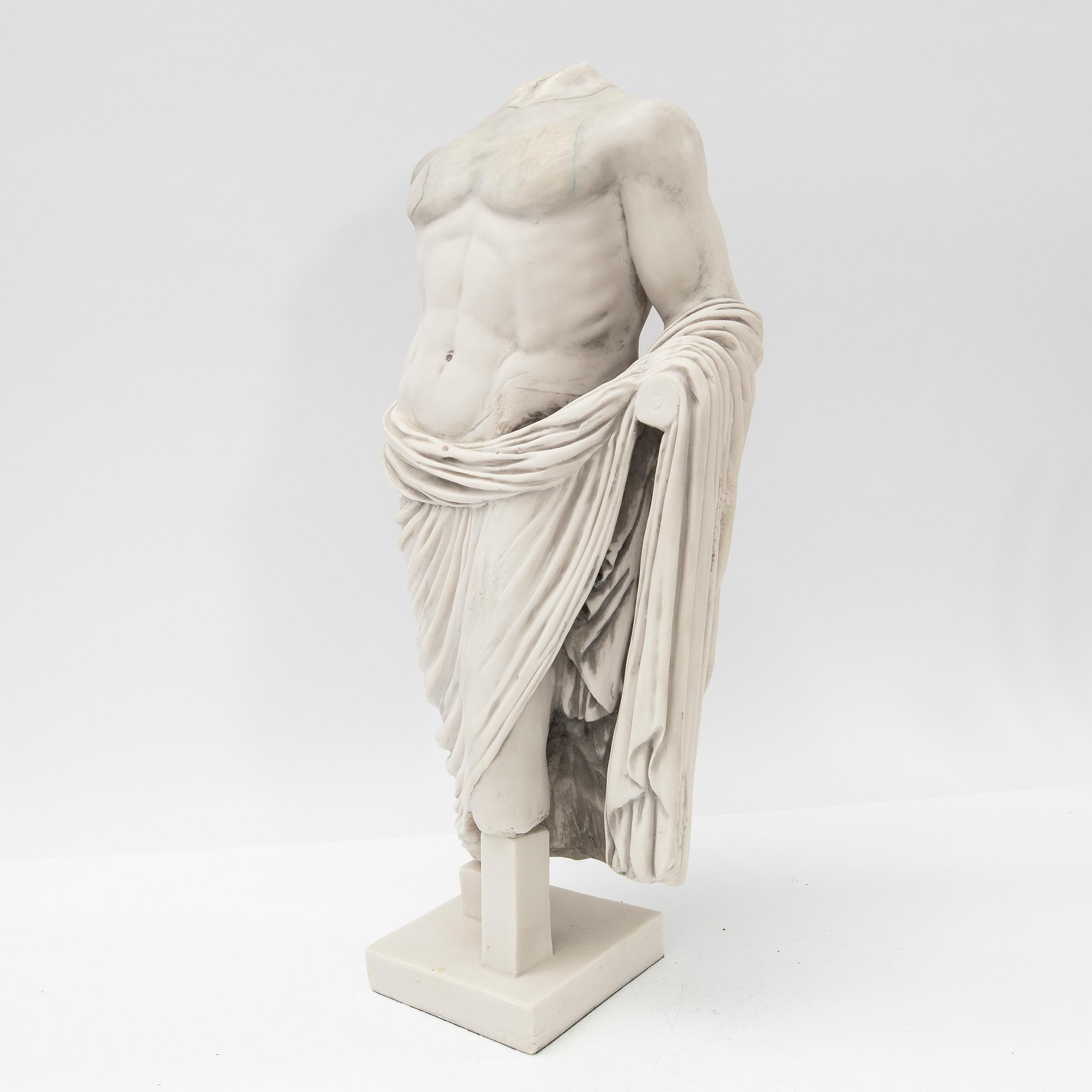 Skulptur, konstmassa, replik från Milles antiksamling.