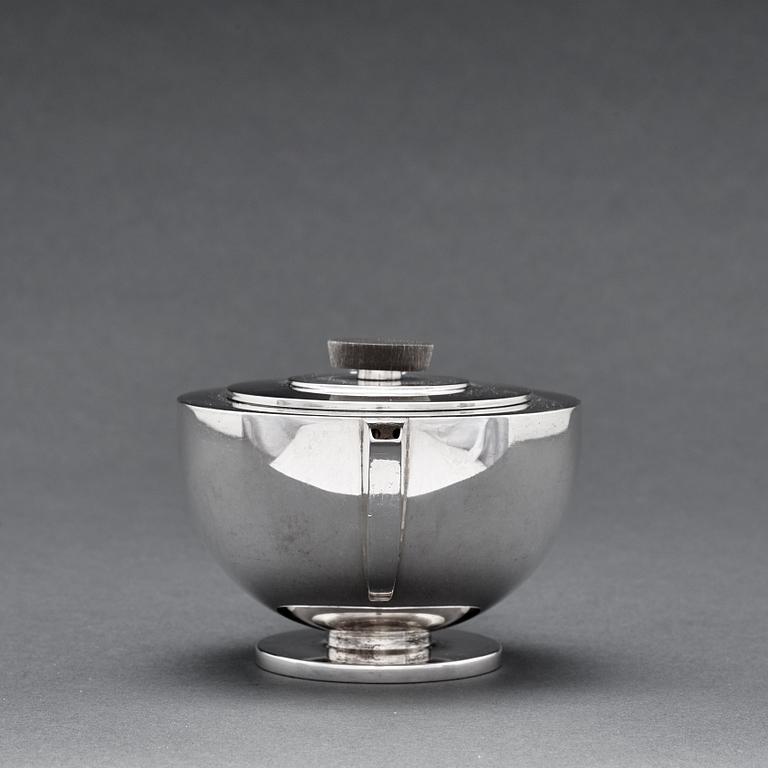 Guttorm Kristiansen (Gagnes), a four pieces 830/1000 silver tea- and coffee service, David-Andersen, Norway 1927-49.