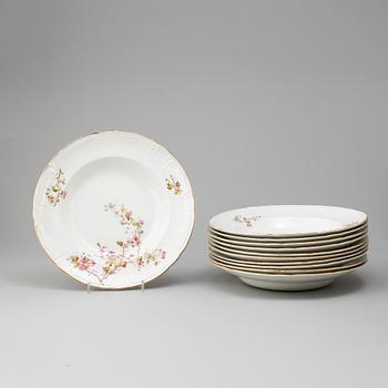 A 100-piece creamware dinner and tea service from Gustafsberg, early 20th Century.