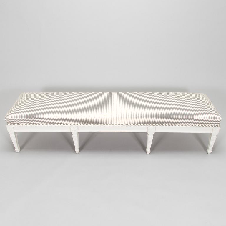 A late Gustavian bench from early 19th century.