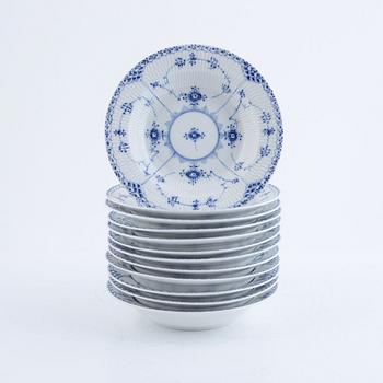 Matservis, porslin, 50 delar,  "Musselmalet", Royal Copenhagen, Danmark.