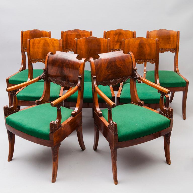 KARMSTOLAR, ett par, och STOLAR, 7 st, biedermeier, Ryssland 1830-1850.